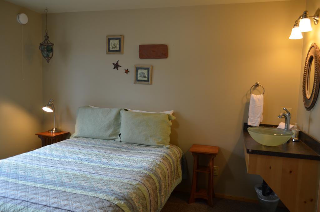 Bay Avenue Inn Хомер Экстерьер фото